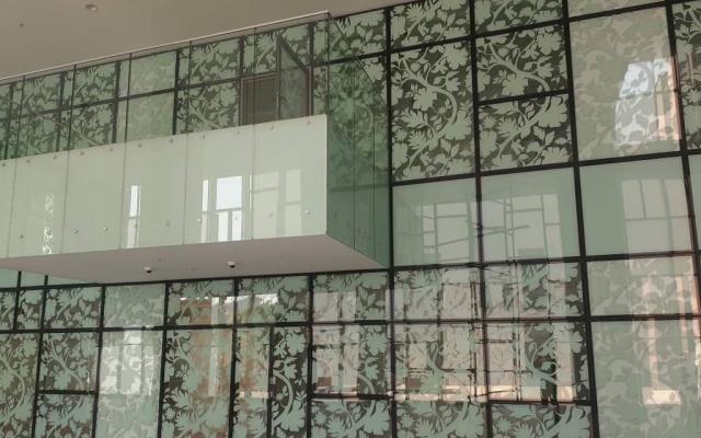 طراحی و اجرای نما و سازه های شیشه ای - تهران